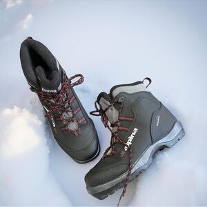 ALPINA SNOWFIELD back country boots Men's 6.5 women's 8